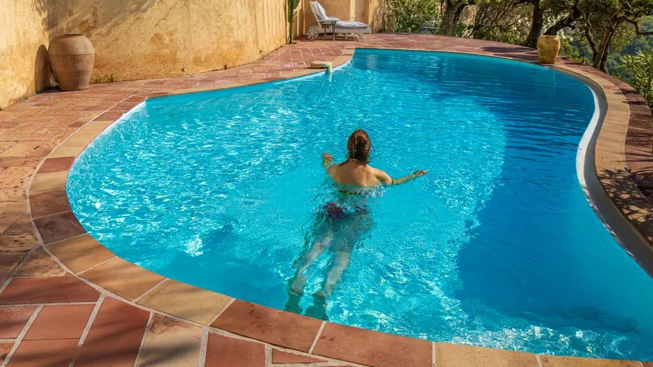 Leak Detection for Swimming Pools in Beverly Forest
